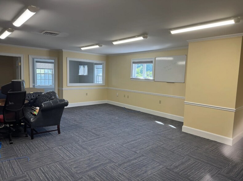 More Photos Of 9112 Virginia Ave, Bassett Office For Sale