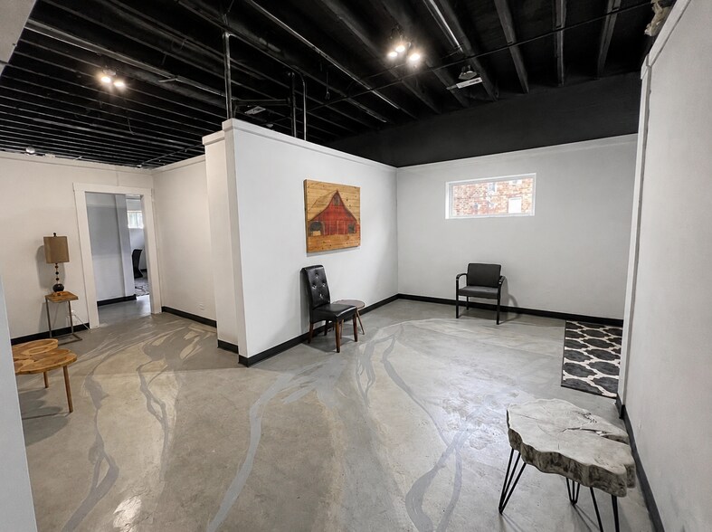 More Photos Of 44 W Lincoln Hwy, Chicago Heights General Retail For Sale