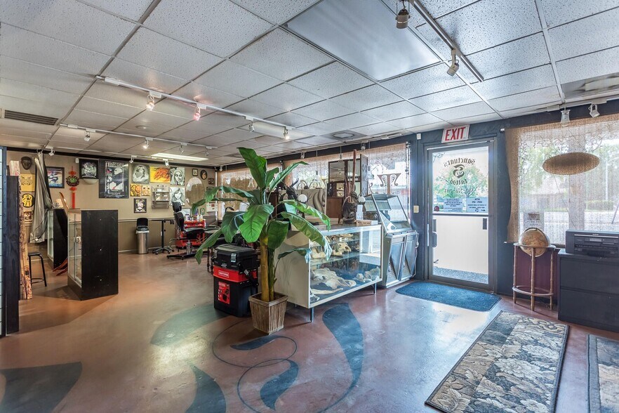 More Photos Of 1556 Hartnell Ave, Redding Office For Sale