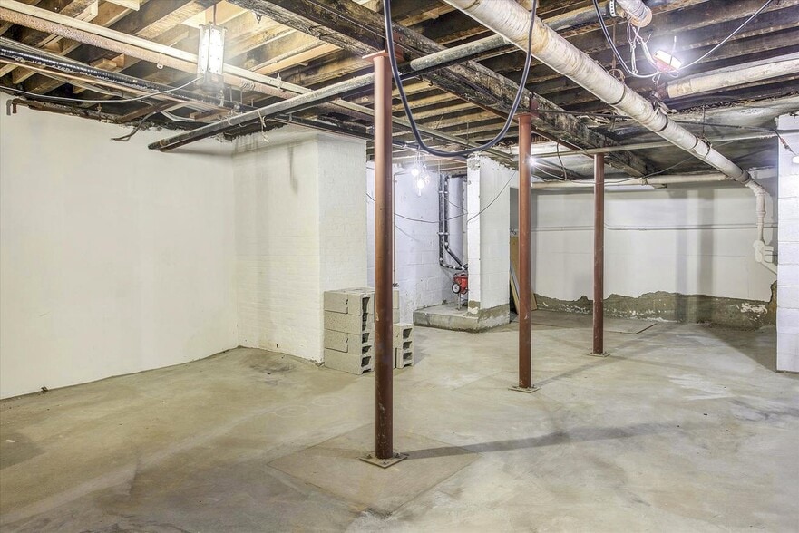 More Photos Of 1779 First Ave, New York Apartments For Lease