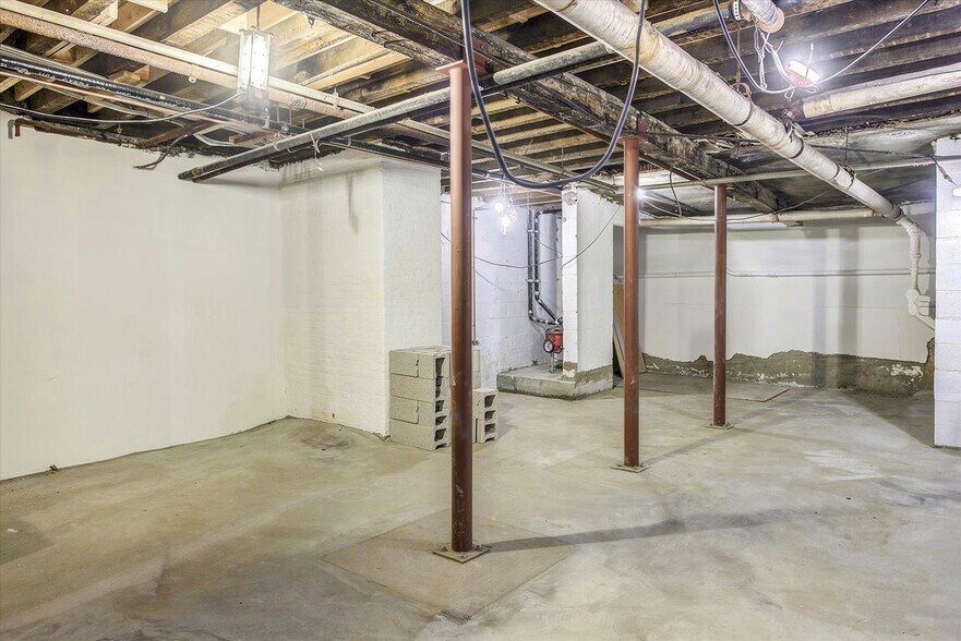 More Photos Of 1779 First Ave, New York Apartments For Lease