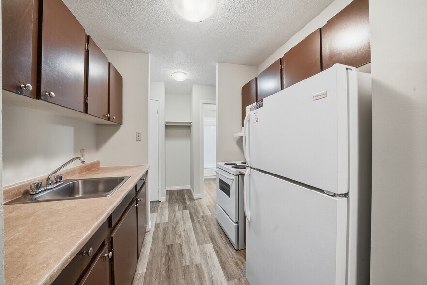 More Photos Of 4746 55 St, Red Deer Apartments For Sale