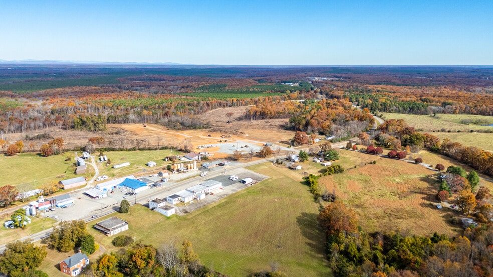 More Photos Of 1336 Main St, Dillwyn Auto Dealership For Sale