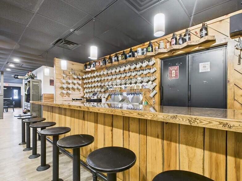 More Photos Of 913 Arch St, Williamsport Restaurant For Sale