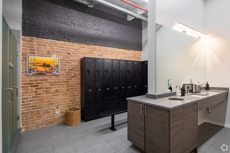 More Photos Of 415 W Huron St, Chicago Loft Creative Space For Sale