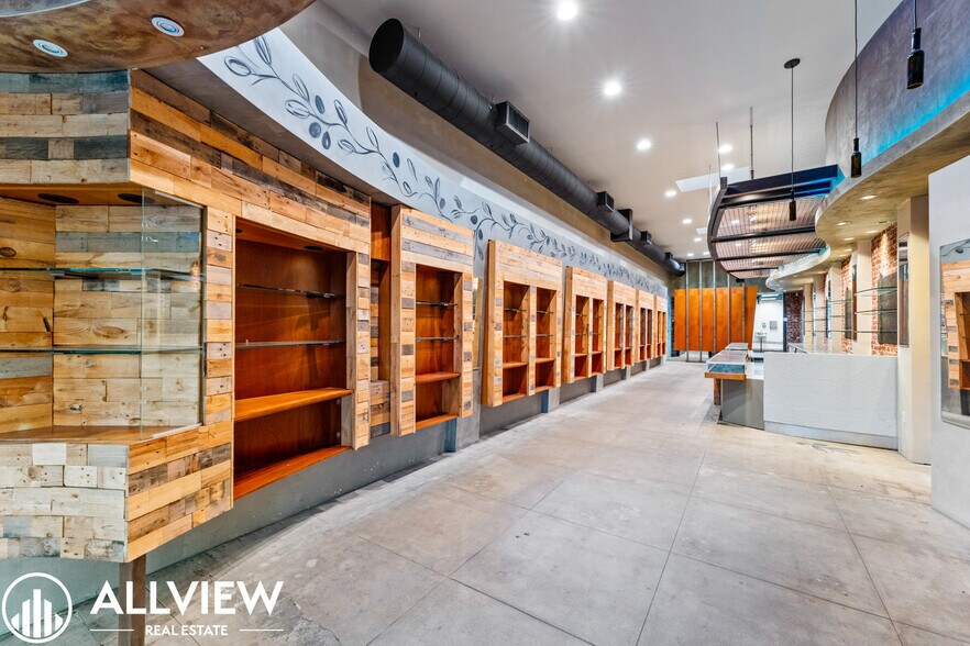 More Photos Of 263 Forest Ave, Laguna Beach Freestanding For Lease