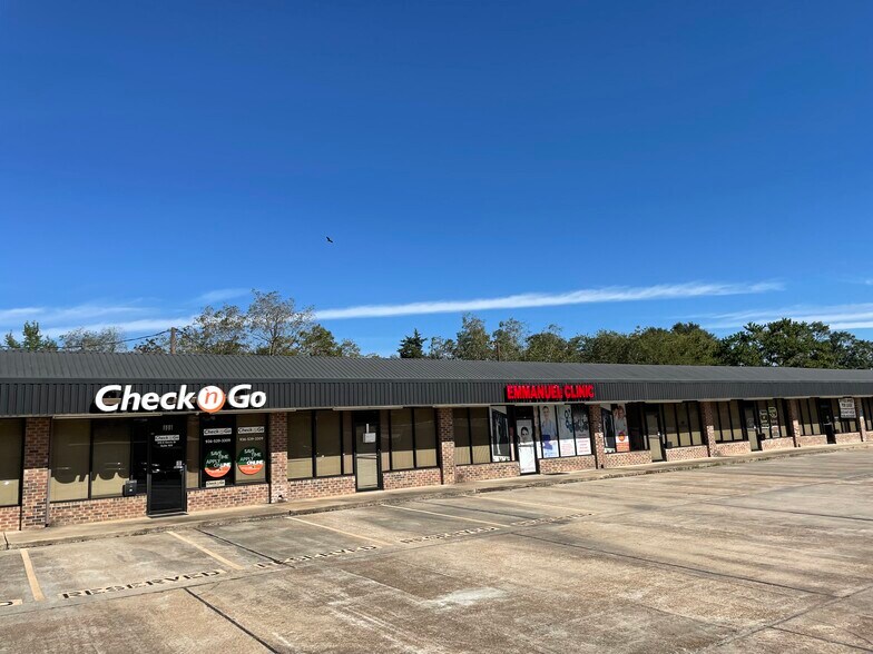 Primary Photo Of 310 E Davis St, Conroe Loft Creative Space For Lease