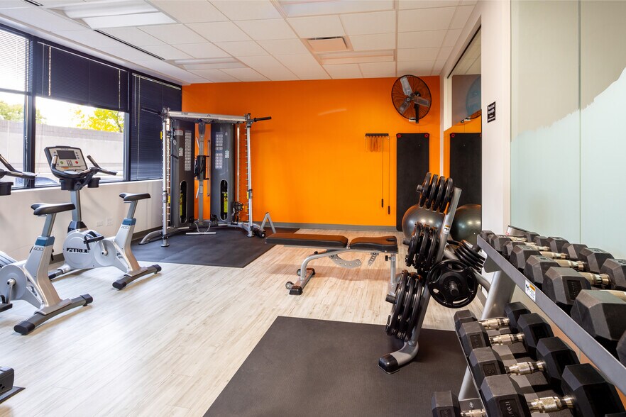 More Photos Of 8480 E Orchard Rd, Greenwood Village Office Residential For Lease