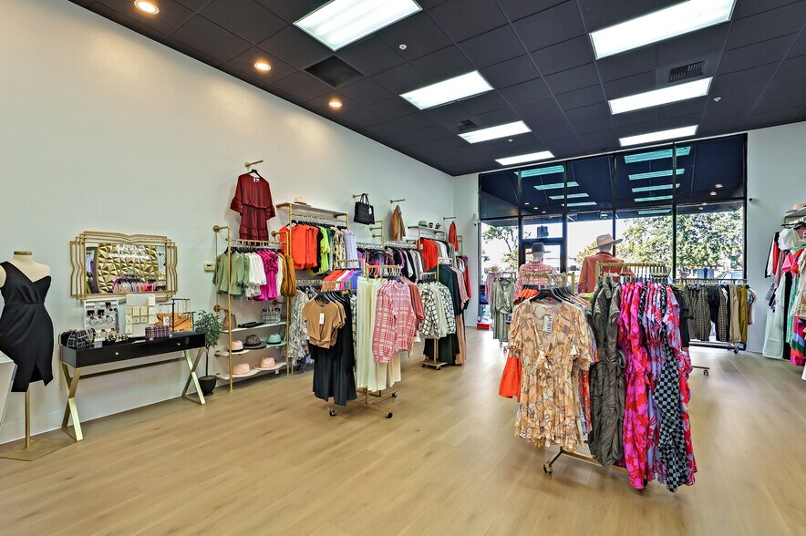 More Photos Of 199 Blue Ravine Rd, Folsom Freestanding For Lease