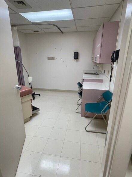 More Photos Of S Belmont & 3rd ave, York Specialty For Lease