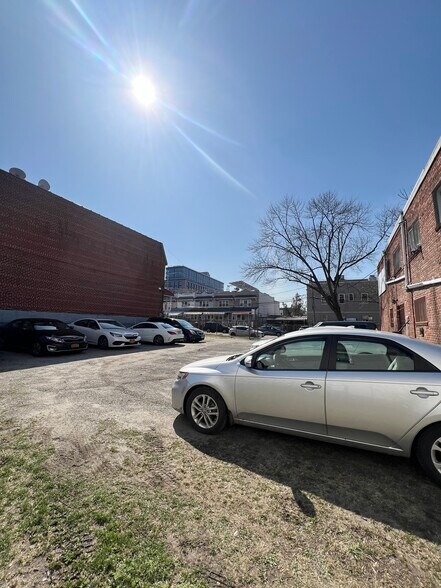 More Photos Of 168-30 89th Ave, Jamaica Office Residential For Lease