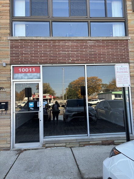 More Photos Of 10005-10015 Grand Ave, Franklin Park Storefront Retail Office For Lease