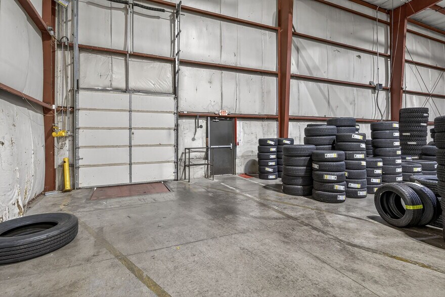 More Photos Of 1500 Dismuke Dr, Farmington Distribution For Sale