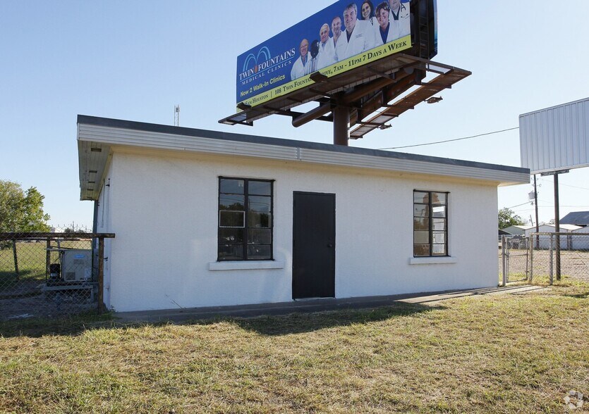 More Photos Of 3505 Houston Hwy, Victoria Warehouse For Sale