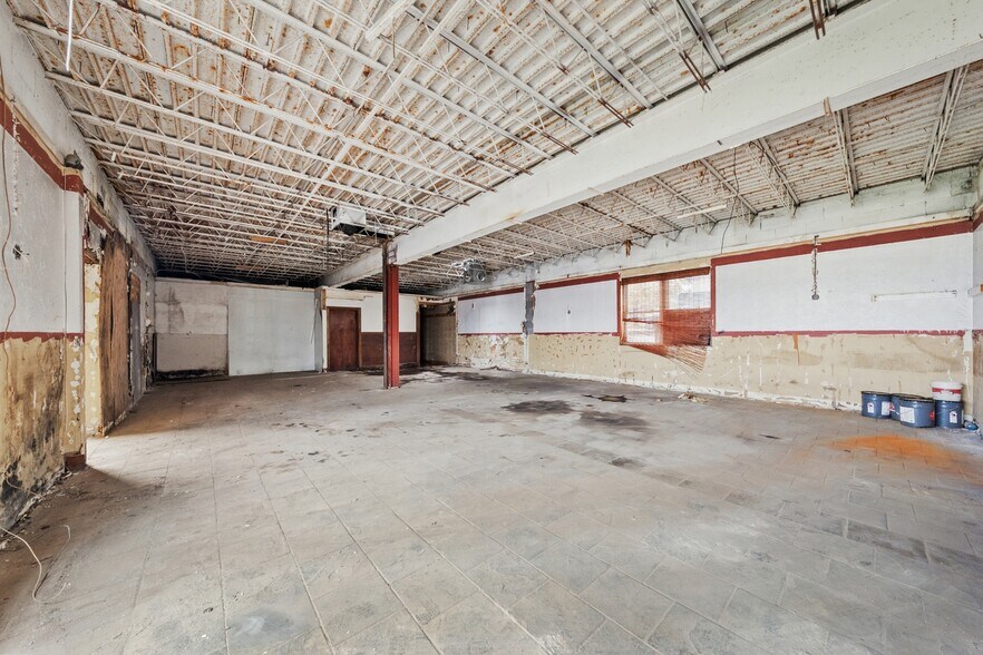 More Photos Of 5222 Ridge Rd, Parma Restaurant For Lease