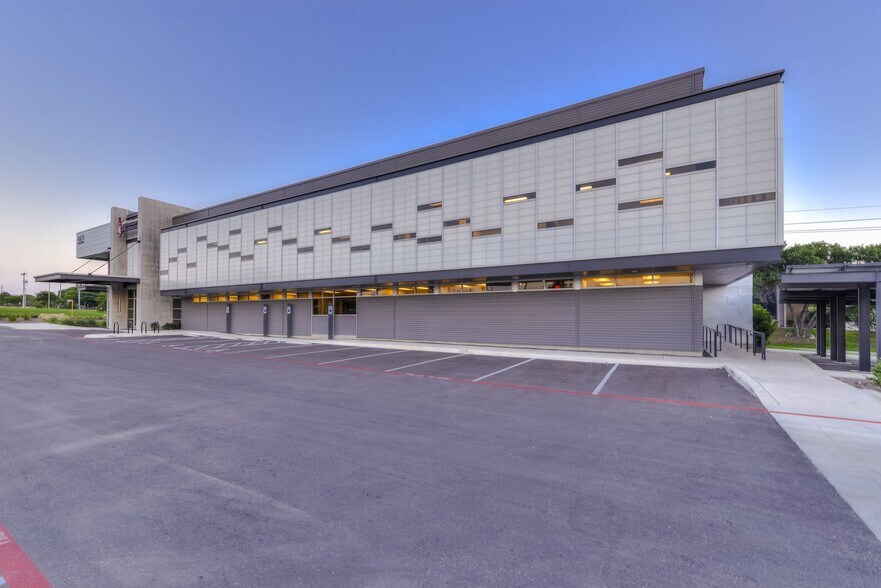 More Photos Of 4611 Centerview, San Antonio Medical For Sale