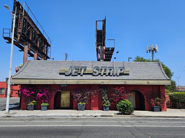 More Photos Of 10600-10624 Hawthorne Blvd, Lennox Bar For Sale