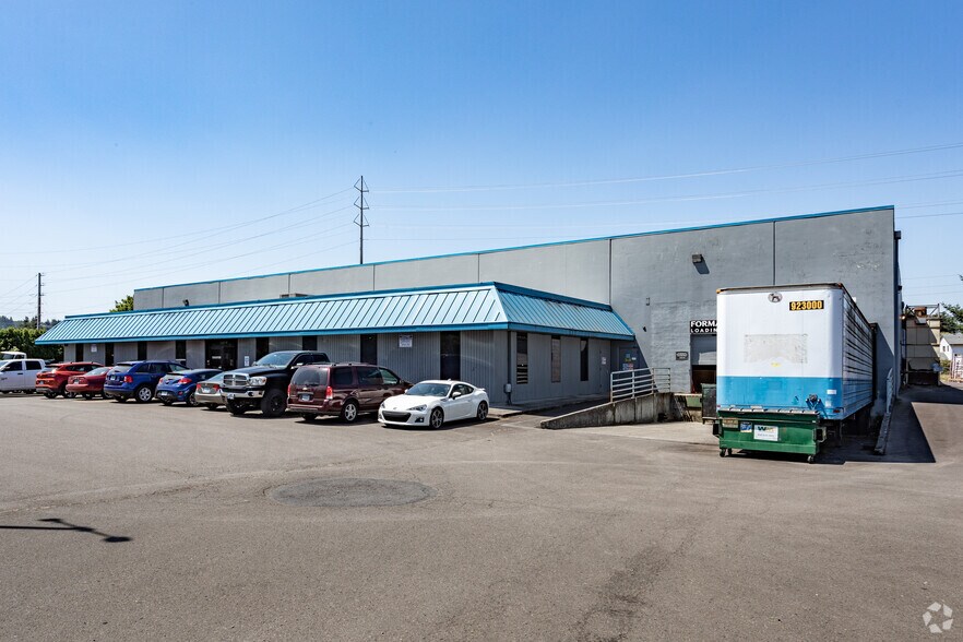 Primary Photo Of 621 SE 202nd Ave, Rockwood Manufacturing For Lease