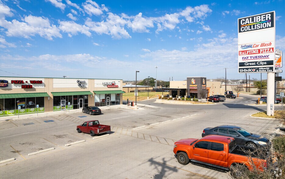 More Photos Of 7531 Bandera Rd, San Antonio Storefront For Sale