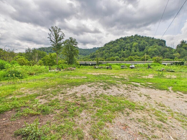 More Photos Of 8031 Ky Route 122, Minnie Warehouse For Sale