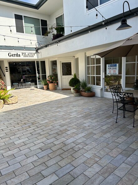 More Photos Of 307-309 Marine Ave, Newport Beach Storefront For Lease