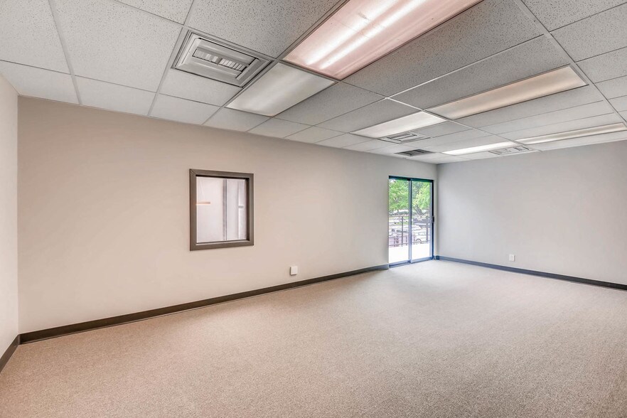More Photos Of 2755 S Locust St, Denver Office For Lease