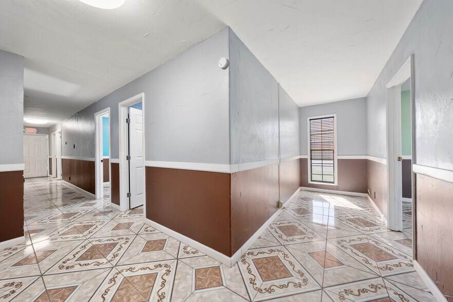 More Photos Of 3715 Bellmead Dr, Bellmead Office For Sale