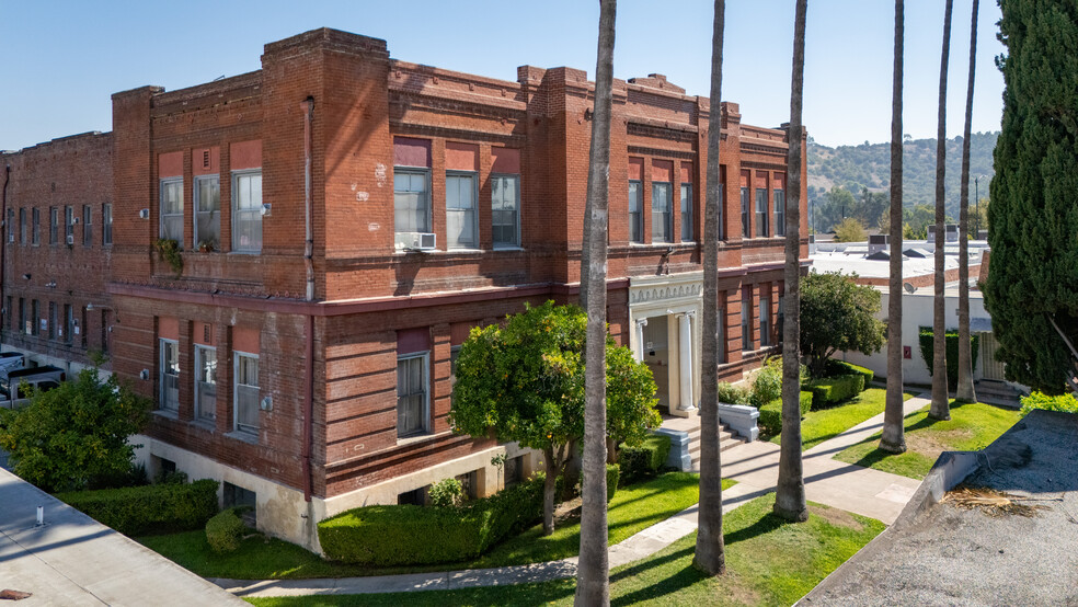 Primary Photo Of 121 N Avenue 50, Los Angeles Apartments For Sale