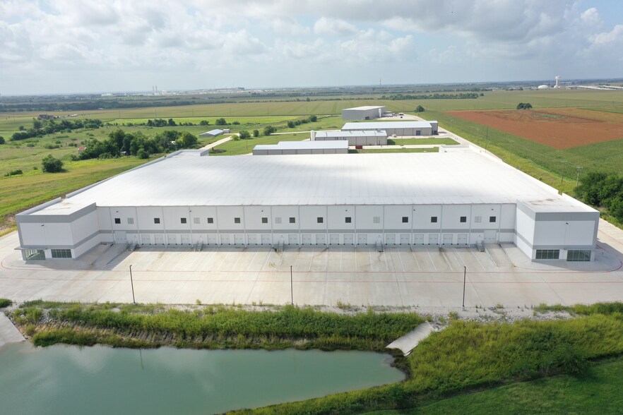 More Photos Of 370 BFG 9000 Way, Taylor Warehouse For Sale