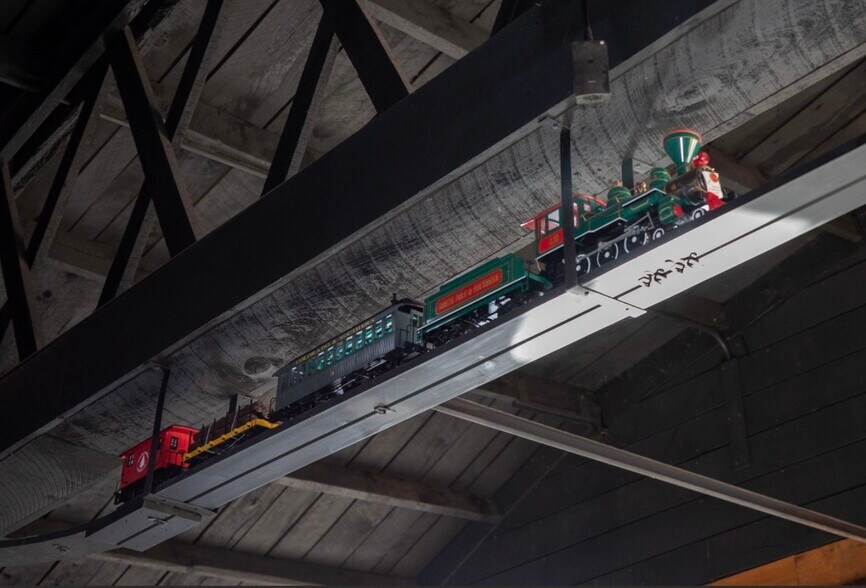 More Photos Of 991 N Main St, Kewanna General Retail For Sale