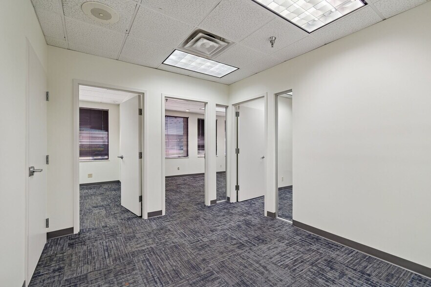 More Photos Of 4913 W Laurel St, Tampa Light Distribution For Lease