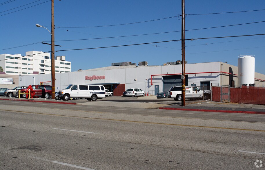 More Photos Of 1917-1921 E Mariposa Ave, El Segundo Warehouse For Lease
