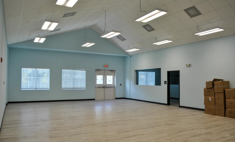 More Photos Of 2220 S 62nd Ave, Saint Petersburg Schools For Lease