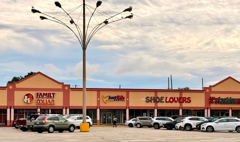 More Photos Of 2500-2554 Williams Blvd, Kenner General Retail For Lease