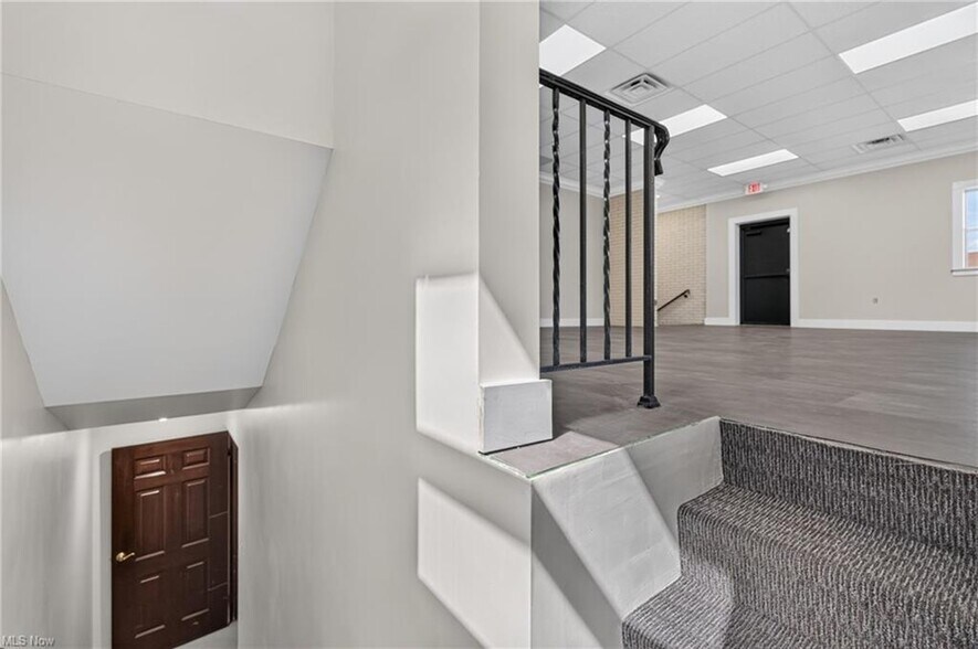 More Photos Of 4140 Market St, Youngstown Medical For Sale