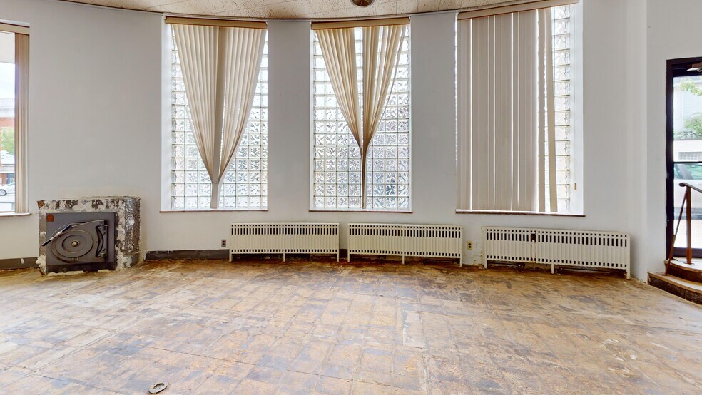 More Photos Of 152 Grant Ave, Vandergrift Storefront Retail Office For Lease