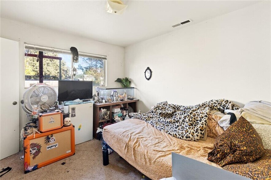 More Photos Of 2842 Jolyn Way, Chico Multifamily For Sale