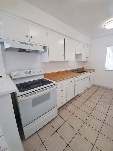 More Photos Of 1775 Locust Ave, Long Beach Apartments For Sale