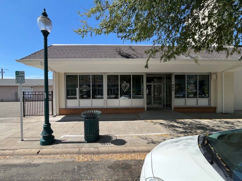 Primary Photo Of 640 Vernon St, Roseville Freestanding For Lease