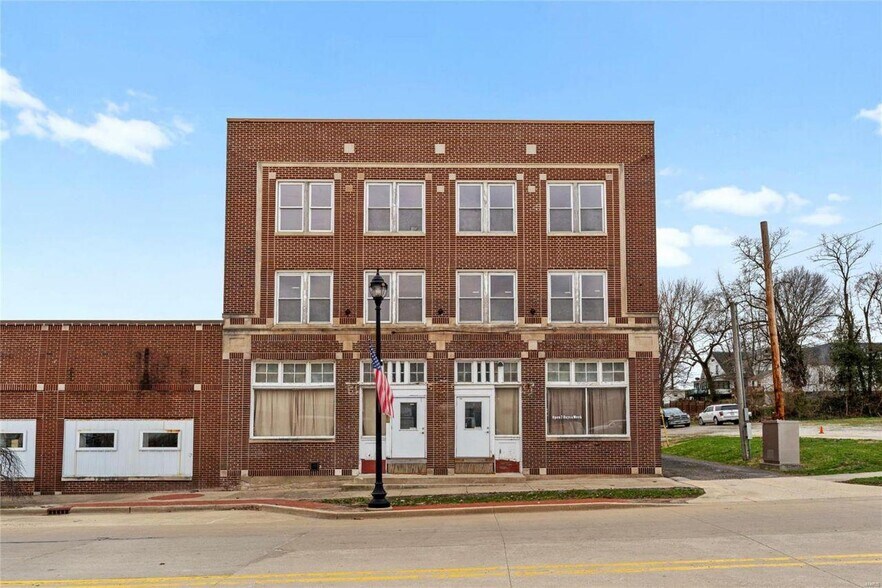 More Photos Of 612 W Gallatin St, Vandalia Apartments For Sale