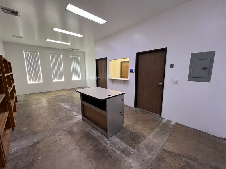 More Photos Of 8109 Foothill Blvd, Sunland Storefront For Sale