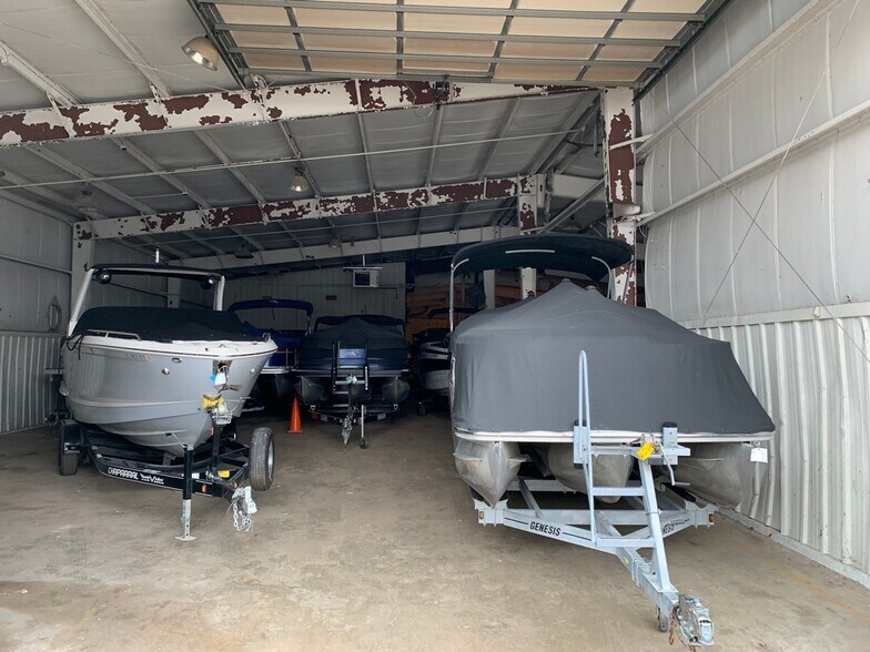 More Photos Of 5700 Walnut St, Richmond Warehouse For Lease