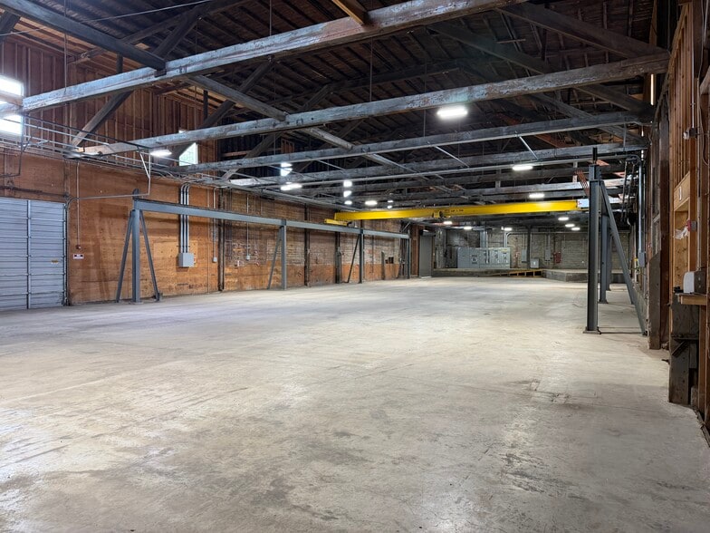 More Photos Of 88 Howard Ave, Bridgeport Warehouse For Lease