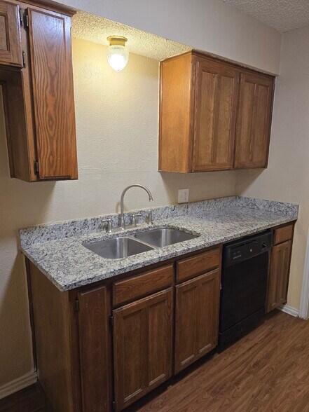 More Photos Of 1118 Brady Dr, Irving Multifamily For Sale