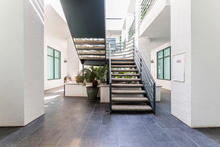 More Photos Of 350 W Arden Ave, Glendale Office For Lease