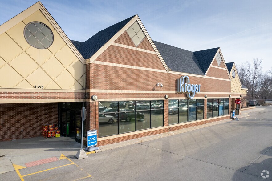 More Photos Of 4295-4395 Orchard Lake Rd, West Bloomfield Storefront For Lease