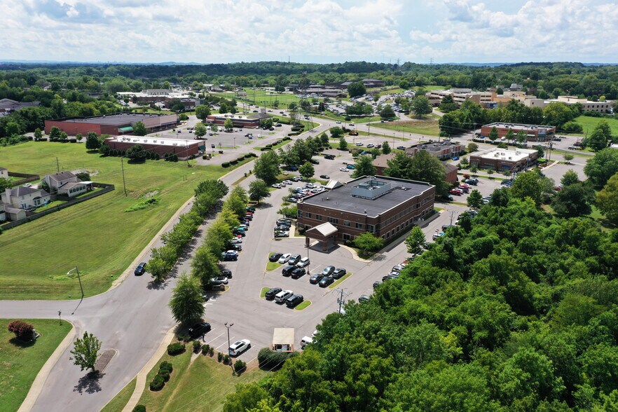 More Photos Of 107 Glen Oak Blvd, Hendersonville Medical For Lease