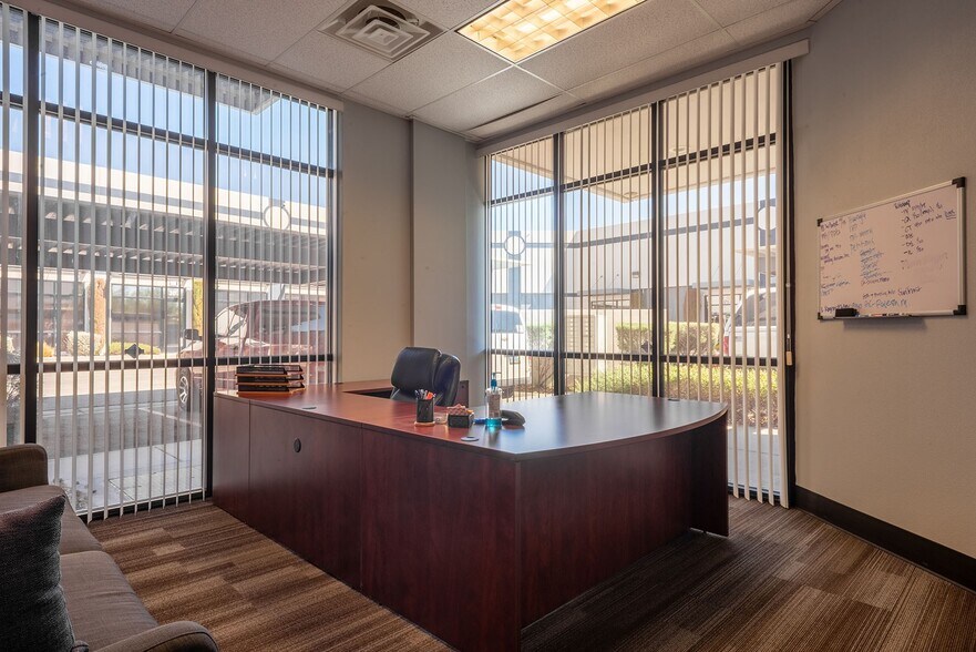 More Photos Of 4580 W Post Rd, Las Vegas Office For Sale