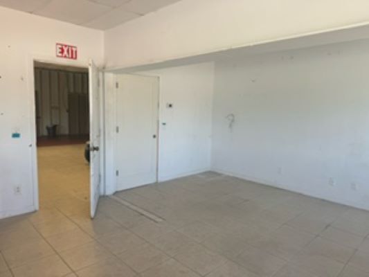 More Photos Of 6745 N Old Dixie Hwy, Fort Pierce Warehouse For Lease