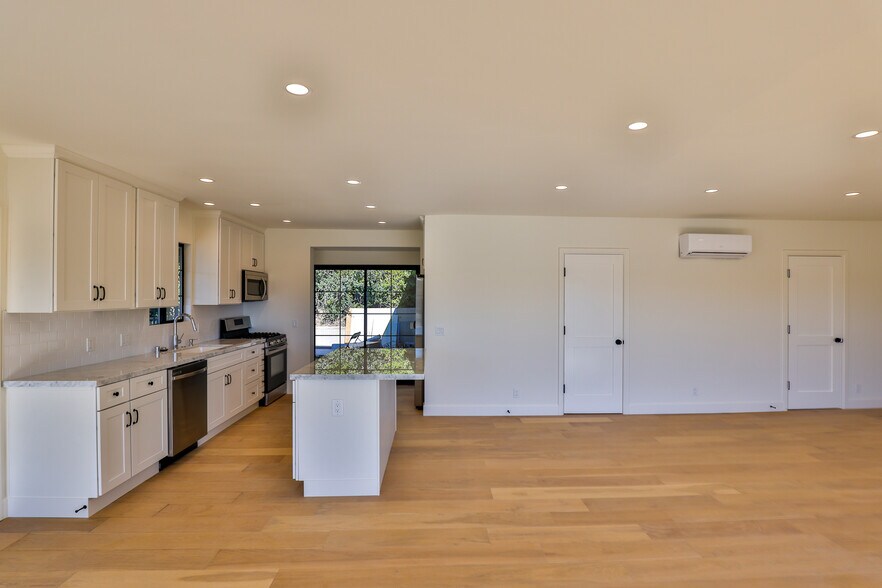 More Photos Of 22227 Pacific Coast Hwy, Malibu Apartments For Sale